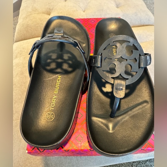 Black Minimalist Thong Sandals with Glossy Straps - Picture 12 of 14